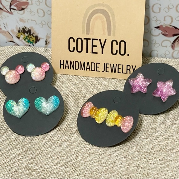 3 for $10 🛍️ Cotey Co. Handmade Sparkling Acrylic Star Shaped Stud Earrings NWT - Picture 4 of 4